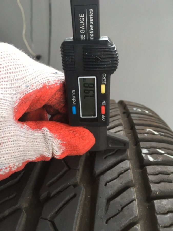 2 opony 235/16/16 Barum Bravuris 4x4 8mm