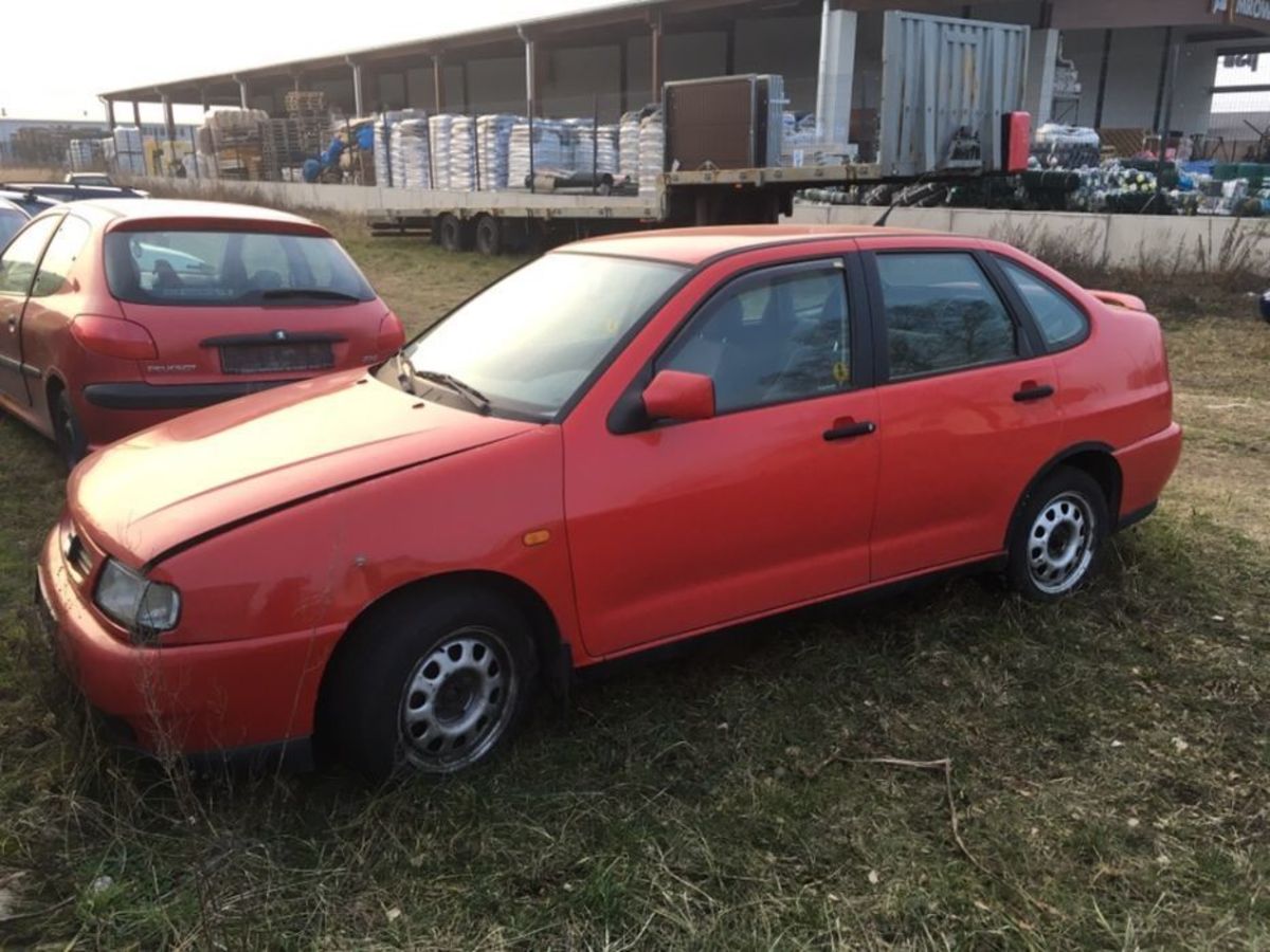 Seat Cordoba 1.4 benzyna 44kw 1997r na części