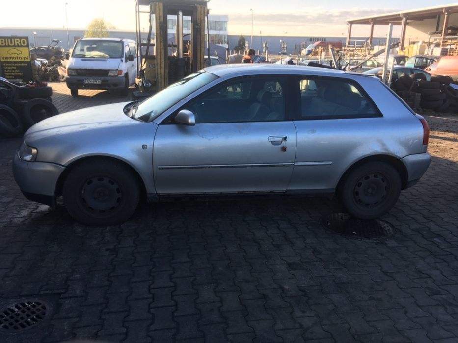 Audi A3 1.6 na części
