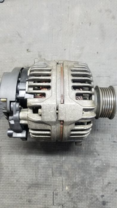 Alternator bosch Skoda Volkswagen Audi Seat 1.6 1.8 t 1.4 90 a 028903028d